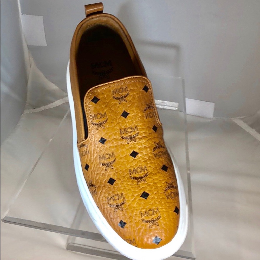 💥SOLD💥Cognac slip on sneaker w/duster & original